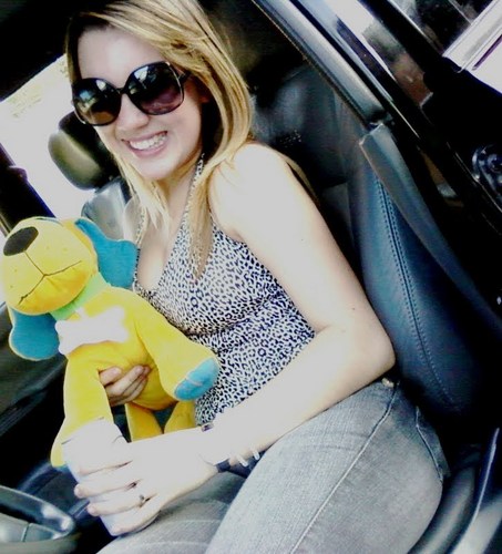 α felicidαde se encontrα
           nαs coisαs mαis simples dα terrα,
       αs vezes α pαz de um sorriso ..
    pode desαrmαr umα guerrα!