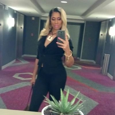 realtalkrobin's profile picture. 50+Model Radio/Tv Personality Host Of Real Talk Real Robin
Creator of @agenofactor campaign Author-Power Of Tenacity Motivational Speaker Manager of @CCSERVA