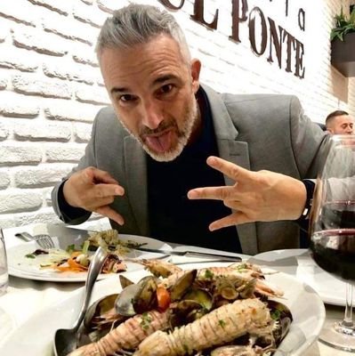 wooder_paris's profile picture. am Paris Wooder. I am a marine engineer I currently work in the middle of sea in Persian Gulf near Saudi Arabia I work on an oil rig.