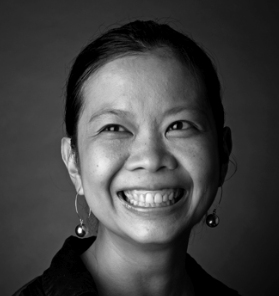 Filipina food and travel writer,author of 6 Degrees of Expatriation and Do's & Don'ts in the Phils, seeking golden delicious moments on this journey called life