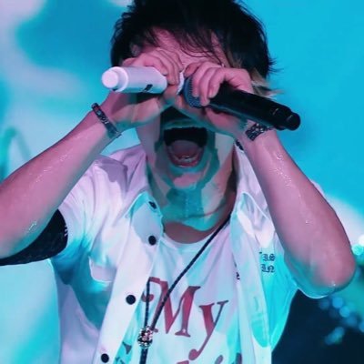 Hiro_UVER7's profile picture. 願う以上に自分で変えろ We are F・Marinos🇫🇷No.9遠野大弥は大正義 @UVERworld_dR2 @prompt_fmarinos @realmadridjapan @ManCityJP