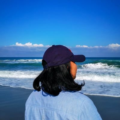 crisiav's profile picture. 🚩