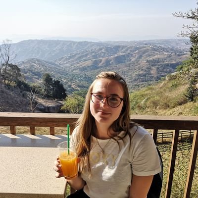 Esmeedewitx Profile Picture