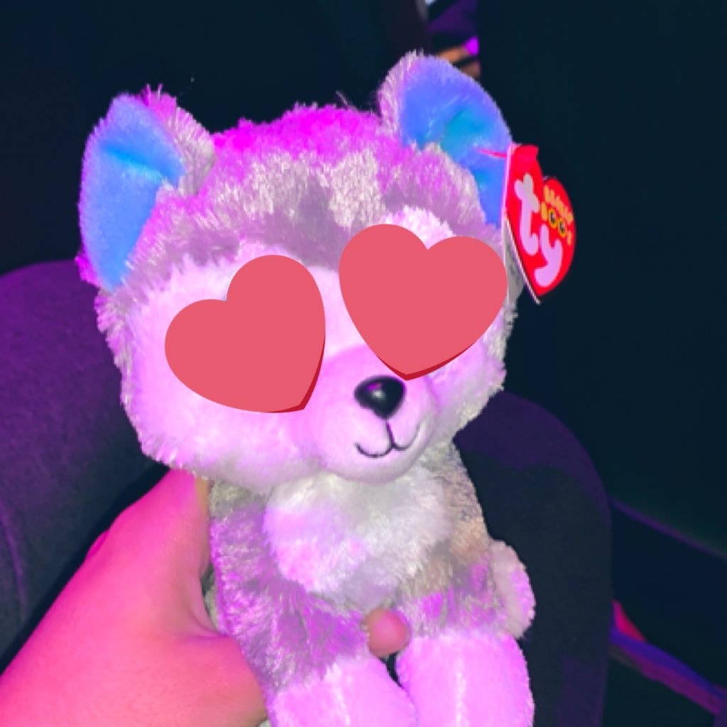 KakaoRyanLovesU's profile picture. Reggie. 18, intersex enby. Hot.