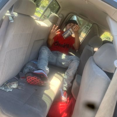 speakin on the net but you bitch niggas wont pop out😩🤷♂️