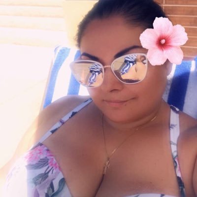 LindaChavarri15's profile picture.