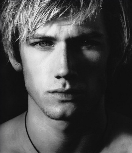 fakefakefakeV's profile picture. 