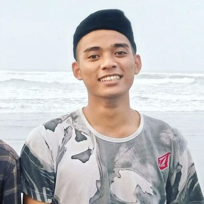 Akrom_maaf's profile picture. baik baik saja
