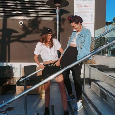 SparklyLucy_'s profile picture. umm im a person???