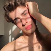Rowan - Hiatus (@rowanbites) 's Twitter Profile