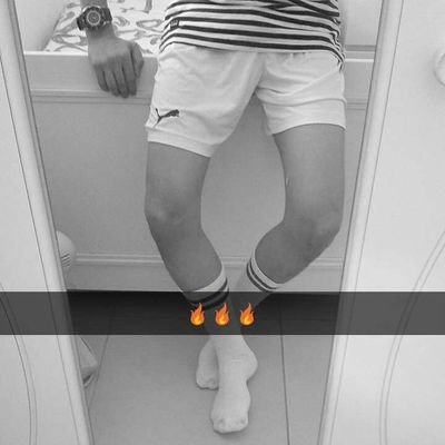 arthur13_13's profile picture. Nouveau compte 🔥, venez parler et partagez avec moi😛🌈 //
Friends💖