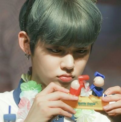 TXT fanpage 💙💛
Bias is beomgyu 👍😭
Bias wrecker is soobin and yeonjun
Heuningkai -taehyun ♡☆
I love txt follow me and I'll follow back