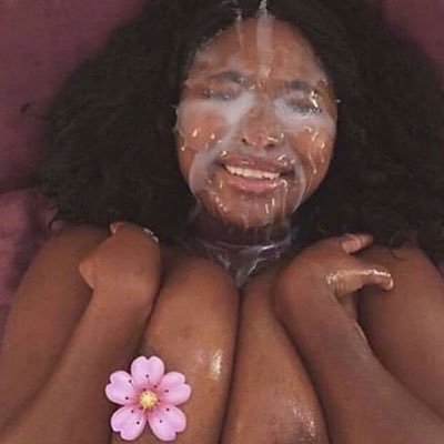 freakhoess_spam's profile picture. 🙈