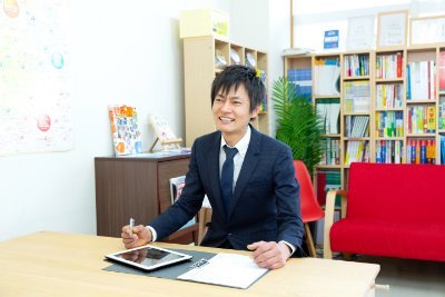 在籍中学生の4人に1人が一桁順位経験者。赤穂市の進学個別指導塾 塾長です。赤穂のみんなに広い世界を見てデッカくなって欲しい、だから大学生になって欲しい!赤穂市の大学受験環境をもっともっと良くしたいから塾。 赤穂高校卒⇒立命館アジア太平洋大学卒 2019年3月個別指導塾Willbe創業