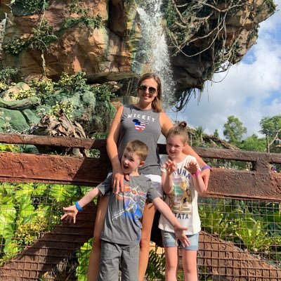 AmberHyland2's profile picture. 