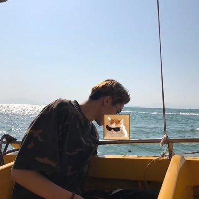 FLOcCscnUQJtgPT's profile picture. 坐标杭州 身高191 把推特当树洞偶尔上来发发照片