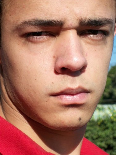 I am Jucimario,live in Brazil,I love very much even Harry Potter, Titanic, The Lord of the Rings , love movies, love reading, love to love someone. That's me.