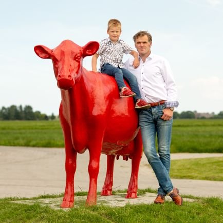 Melkveehouder op 't Hogeland. Ambitieus, gedreven, cooperatief en op zoek naar innovaties om het bedrijf sterker te maken. Netwerk Praktijkbedrijven