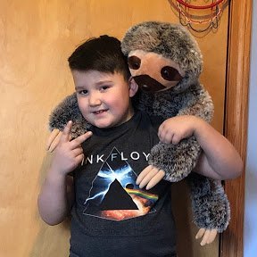 Hey im a youtuber that does a bunch of stuff! i game stuff like minecraft and much more!