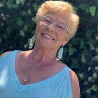 Rita Clark - @rejoicingrita Twitter Profile Photo