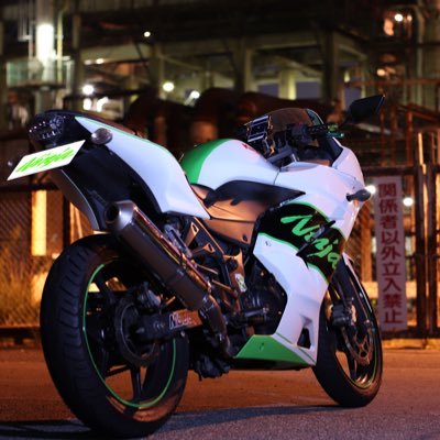 ZX-6R顔のNinja250Rに乗っています！大阪の自動車に関する大学で勉強してます。好きなことは車とバイクとサーフィンです！カメラ始めました！！CanonEOSKissX9！フォローお願いします！！