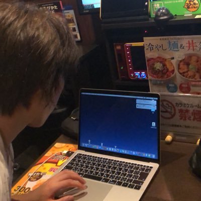 25歳カフェ店員☕️友達がしてるゲームってなんかしたくなっちゃうし負けたくないよね🎮スマブラ、鉄拳(ロウ使い)、Fortnite、モバレはランスロ使いID92172159名前はjunGXでやってますのでぜひ検索してみてください! 一緒にできる仲間探してます♪ 気軽にフォローしてね(^^)
