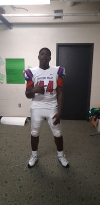 DeshawnSanford5's profile picture. likes to play football and play games