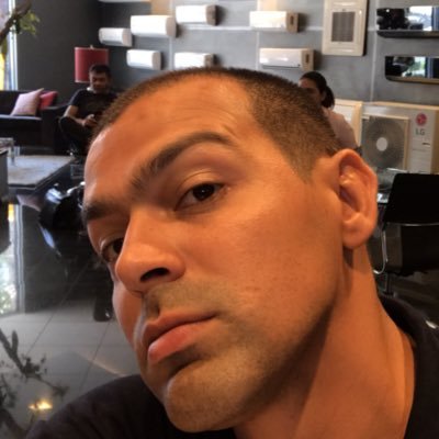 DavidOl26109985's profile picture. Divertido