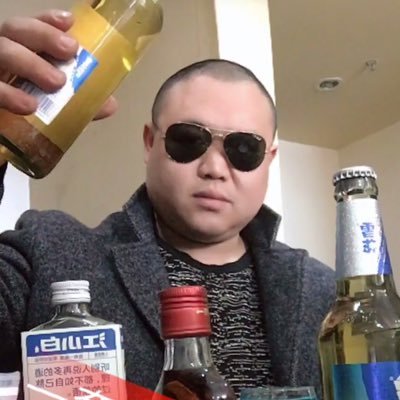 Inventor of tornado beer drinking style; Ordinary peasant from China; YouTube channel: https://t.co/vpTpCR4xGo ; My PayPal account: https://t.co/rTn8x4dt0G