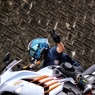 zx14r_OE's profile picture. zx14r OE→？ MagicalRacingを愛するマジキチですのでマジキチガイではありません✋ ウマ娘:Colors  #zx14r #MagicalRacing 尊師→@RideJustTo_R MHWI HN:colors サークル:ﾏｼﾞｷﾁ