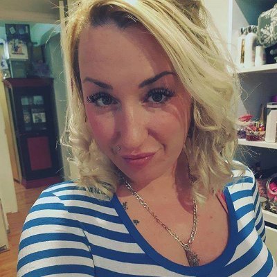 Je me prénomme Lauriane je réside à Chambéry en France je suis Célibataire et je veux me fais des amis