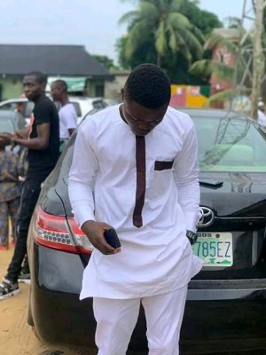MaleekB97838839's profile picture. Savage....Am gonna follow back for sure 🙏