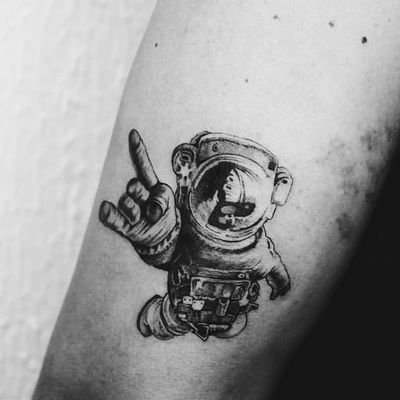 roromano19's profile picture. 