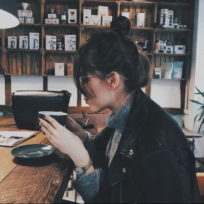 paolazuluaga99's profile picture. 707.