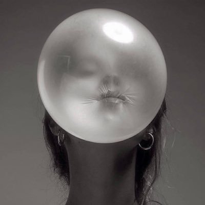 L'immaginazione è più importante della conoscenza. La conoscenza è limitata, l'immaginazione abbraccia il mondo. cit. Einstein l she/her