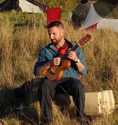 Nature-nerd, poet, guitarist and trainee lutenist.
 https://t.co/LoW6j7nbIi
 https://t.co/xnsEPwab51