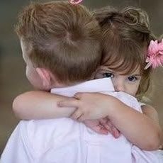 انا عالم بالحزن منذ طفولتي رفيقي فما أخطيه حين أقابله.. ♠️
