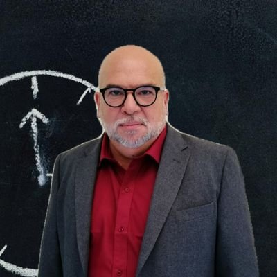 Lic. en Derecho, Maestrante en Ciencias Jurídicas, Amigo y eterno buscador de la felicidad