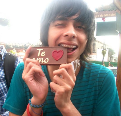 oi gente, esse twitter foi criado em homenagem ao nosso lindo Thiago Gonzaga, o guitarrista da Preface *-*
