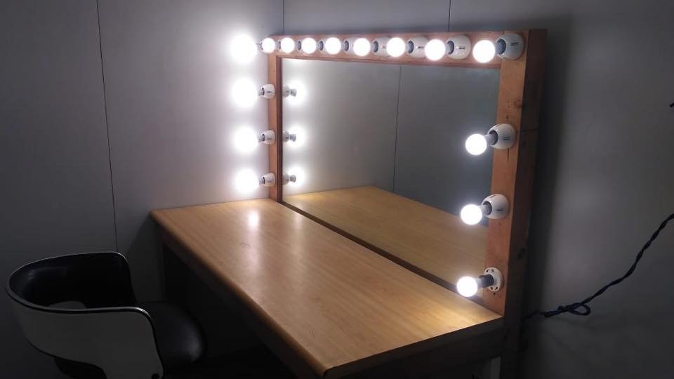 Ideas factory studios :
——-Available for hire——-
Contact : 9986256525
Floor size: 28x40 feet = 1120 sft
Dressing room: 5×10 feet = 50sft
height - 15ft