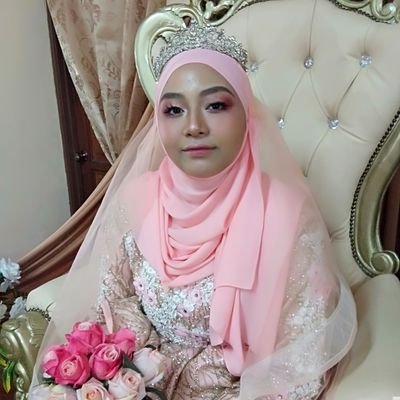 saya seorang surirumah sepenuh masa.
saya juga merupakan penjual secara online di media2 sosial.