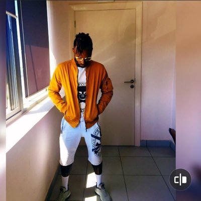 Artiste auteur interprète associé à BANGER MUSIC GROUP! Snapchat : vuesmille Facebook : Ven1 Mortel! LE RAP NE TUE PAS MAIS LE BUZZ TE MET KO!