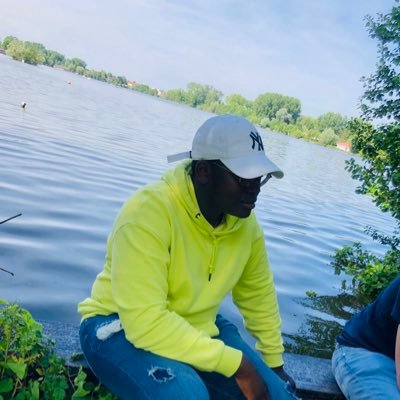 tu es là seul personne qui contrôle ce compte , tu me propose une citation ou une phrase véridique et je la post ❤️🥰