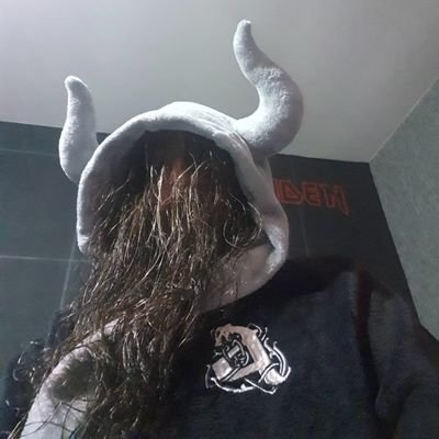 Hirsute, hazy and hangin' by a Thread.
Tim Alloys and a devotee of The Book of Heavy Metal