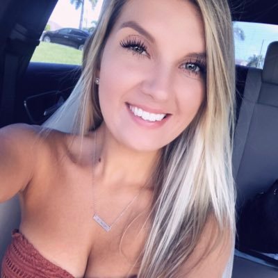 amandamyerss's profile picture. MA // Derm // 21 // always start the day with a grateful heart.🌷