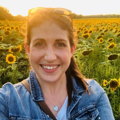 👩‍💻 PhD RN, she/her 🌿 Training Director, @FERProgram ✨ passionate about engaging patients, families in health care & research 🍎 living w/ Crohn’s disease