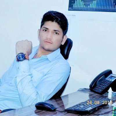 हम जलते नही जलाते हैं , कुछ इस अंदाज में जिंदगी बिताते हैं.. ❤️😎