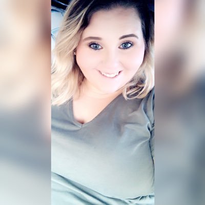 Makeup Junkie💋Mother of One👩👦Photographer📸 Boutique Owner👗