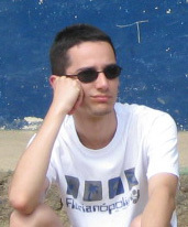 Analiso, escrevo, tiro fotos e penso... penso muito!