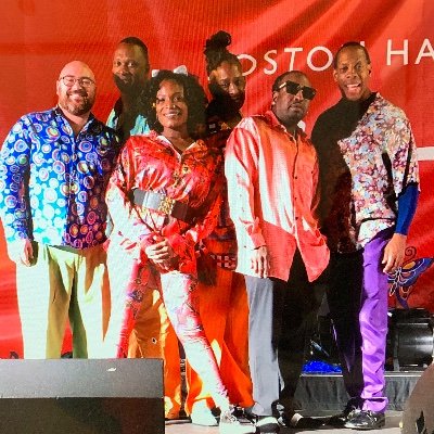 World Premier Band incorporates musicians with endless imaginations, seeding the music of the 90's and today’s music with funk, dance, originals and R & B...